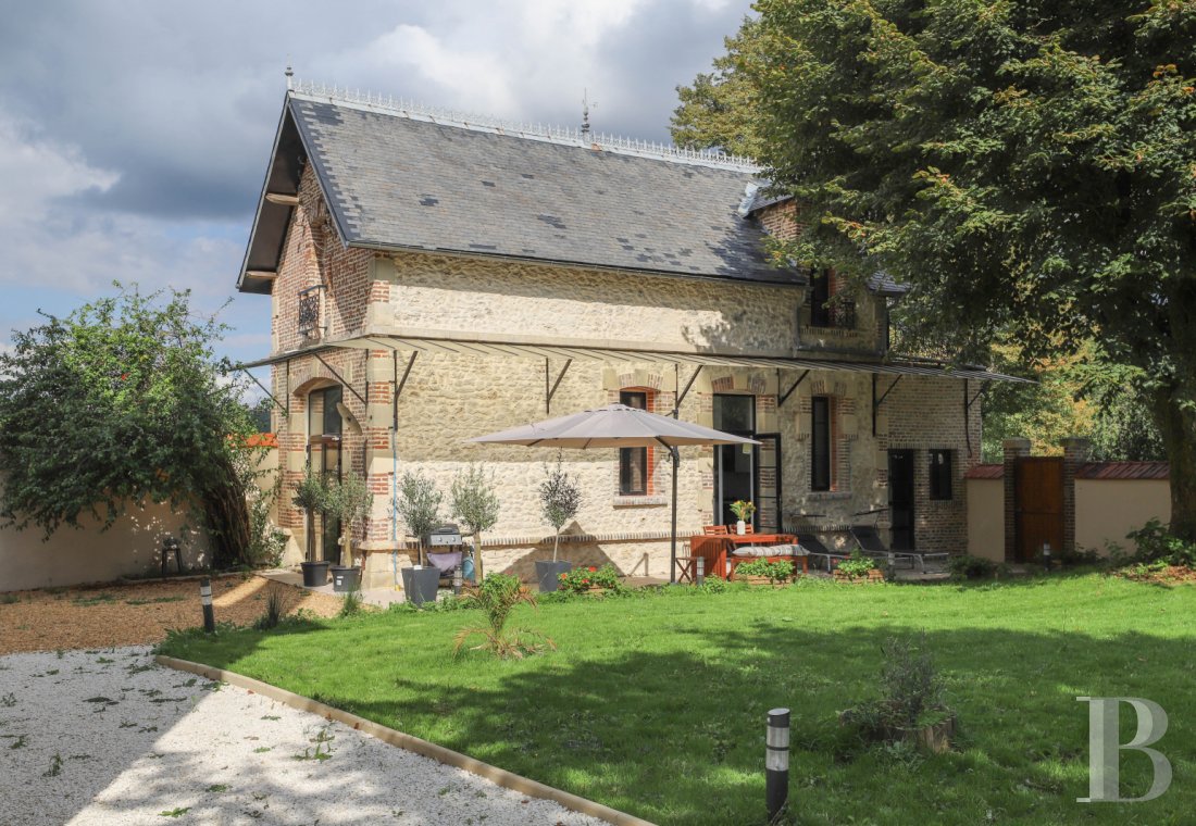 Dans un village du Perche, à une heure trente de Paris, un hôtel particulier des années 1900 entièrement rénové - photo  n°31